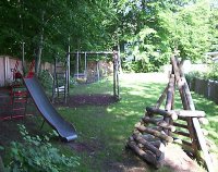 selbst aufgebauter Spielplatz 